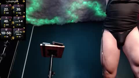 Layla   help me with your thumbs up its important  online show from November 14, 2025, 9:30 am