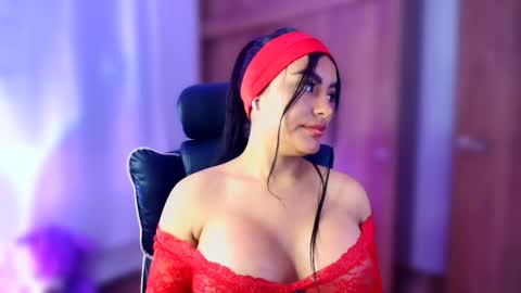 Layla online show from April 1, 2026, 3:40 am