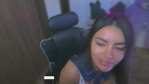 Layla online show from May 26, 2026, 12:23 pm