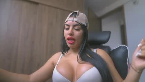 Layla online show from May 27, 2026, 1:30 pm