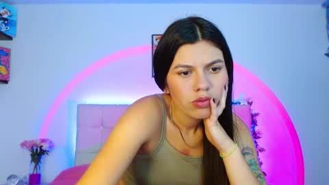 Snapshot of layla_roma chatting on February 17, 2025, 1:47 am Lia and Rachel online show from February 17, 2025, 1:47 am