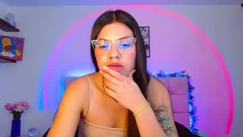 Snapshot of layla_roma chatting on September 20, 2025, 4:24 am Lia and Rachel online show from September 20, 2025, 4:24 am