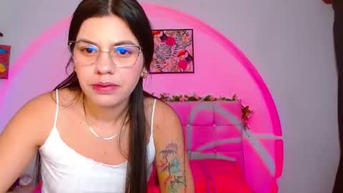 Snapshot of layla_roma chatting on November 1, 2025, 12:45 am Lia and Rachel online show from November 1, 2025, 12:45 am