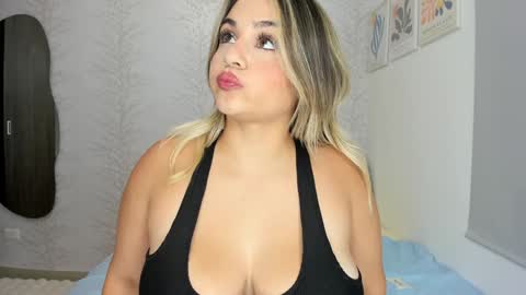 Snapshot of layla_vanegas chatting on December 13, 2024, 1:37 am Layla Vanegas online show from December 13, 2024, 1:37 am