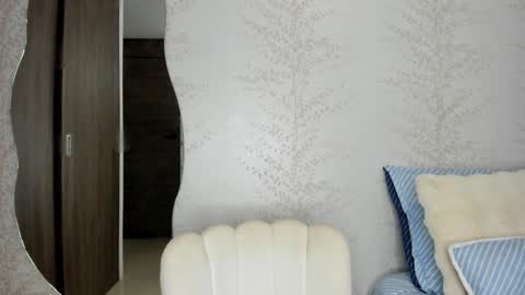 Snapshot of layla_vanegas chatting on February 26, 2025, 11:48 pm Layla Vanegas online show from February 26, 2025, 11:48 pm