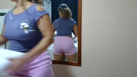 Snapshot of laylabrasil chatting on March 1, 2025, 2:15 am kelly online show from March 1, 2025, 2:15 am