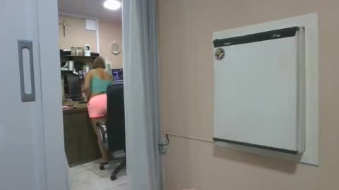 Snapshot of laylabrasil chatting on March 6, 2025, 11:53 pm kelly online show from March 6, 2025, 11:53 pm