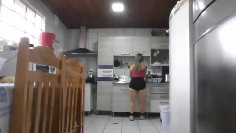 Snapshot of laylabrasil chatting on September 20, 2025, 8:21 pm kelly online show from September 20, 2025, 8:21 pm