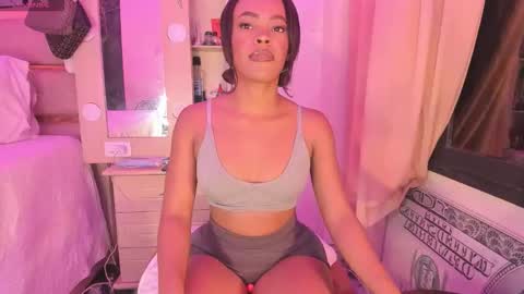 Snapshot of laylacarteer chatting on June 9, 2026, 5:35 pm LAYLA online show from June 9, 2026, 5:35 pm