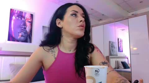 laylacruz online show from December 31, 2024, 6:59 am