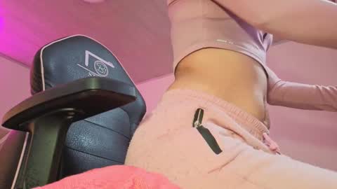 laylafoxy_tay online show from November 6, 2025, 3:18 am