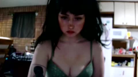 Layla Kills online show from December 9, 2024, 6:45 am