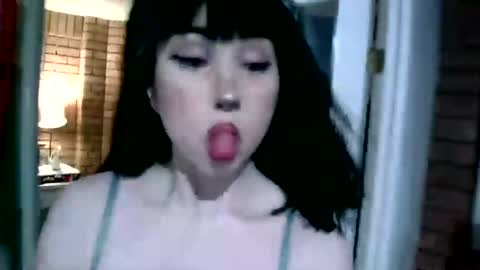 Layla Kills online show from February 4, 2025, 6:25 am