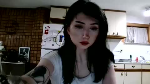 Layla Kills online show from November 17, 2025, 6:41 am