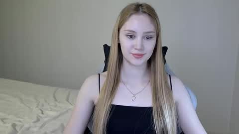 LaylaPretty001 online show from March 11, 2025, 6:10 am