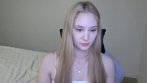 LaylaPretty001 online show from October 7, 2025, 4:20 am