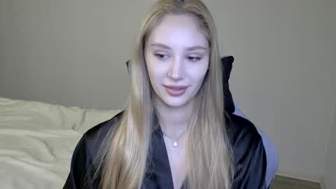 Snapshot of laylapretty001 chatting on December 23, 2025, 5:27 am LaylaPretty001 online show from December 23, 2025, 5:27 am