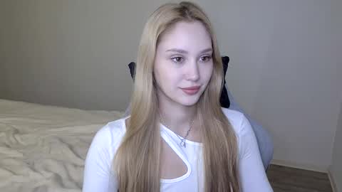 Snapshot of laylapretty001 chatting on January 6, 2026, 5:22 am LaylaPretty001 online show from January 6, 2026, 5:22 am