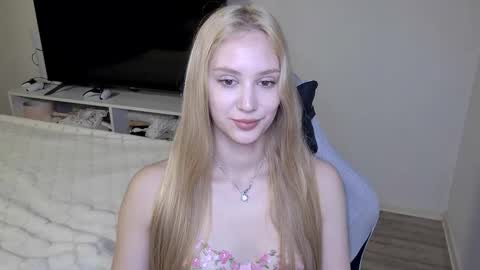 Snapshot of laylapretty001 chatting on April 16, 2026, 5:19 am LaylaPretty001 online show from April 16, 2026, 5:19 am