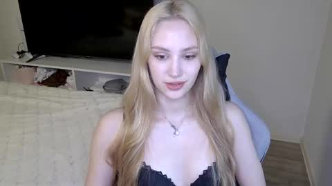 Snapshot of laylapretty001 chatting on May 21, 2026, 4:19 am LaylaPretty001 online show from May 21, 2026, 4:19 am