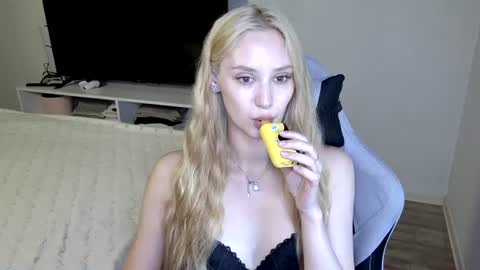 LaylaPretty001 online show from July 23, 2026, 4:10 am