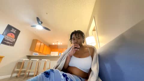 Layla Ros online show from February 3, 2026, 6:22 am