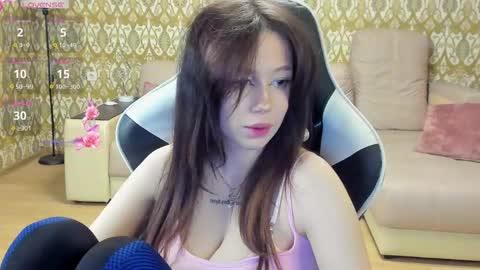 Snapshot of laylaura chatting on May 17, 2026, 10:33 am laylaura online show from May 17, 2026, 10:33 am