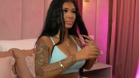 Layla online show from June 28, 2026, 6:19 am