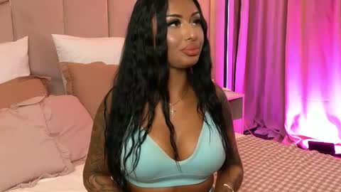 Layla online show from July 20, 2026, 10:39 am