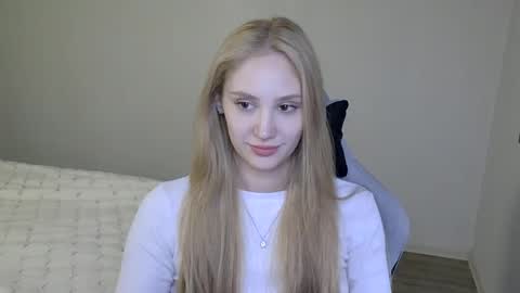 Snapshot of laylla001 chatting on October 20, 2025, 12:27 pm Laylla001 online show from October 20, 2025, 12:27 pm