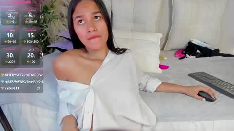 Layra  online show from July 15, 2026, 4:34 pm