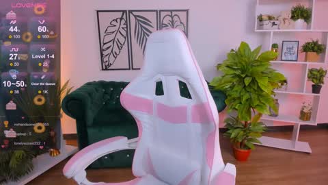 layriantavee online show from February 2, 2025, 10:13 am