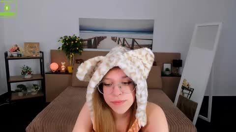 layriantavee online show from March 3, 2025, 1:20 pm