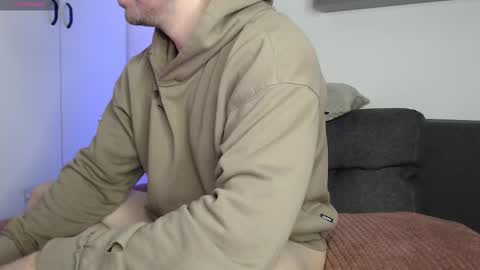 Snapshot of lazar_angels chatting on November 9, 2025, 5:28 am Laz online show from November 9, 2025, 5:28 am