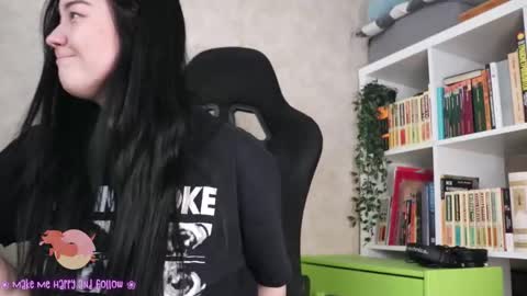 Snapshot of lazynut chatting on March 7, 2026, 4:31 am Lisa online show from March 7, 2026, 4:31 am