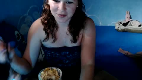 Snapshot of lazzy4ngel chatting on June 25, 2026, 4:22 pm lazzy4ngel online show from June 25, 2026, 4:22 pm
