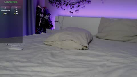 Snapshot of le_chan chatting on January 13, 2025, 6:27 pm felixe online show from January 13, 2025, 6:27 pm