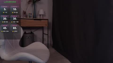 Snapshot of le_chan chatting on February 23, 2025, 4:13 pm felixe online show from February 23, 2025, 4:13 pm