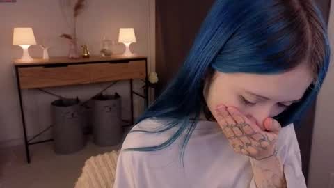 Snapshot of le_chan chatting on November 7, 2025, 10:48 am felixe online show from November 7, 2025, 10:48 am