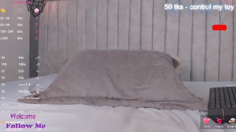 Snapshot of lea_gray chatting on January 10, 2025, 10:04 pm online show from January 10, 2025, 10:04 pm