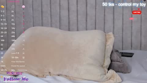 Snapshot of lea_gray chatting on January 11, 2025, 10:07 pm online show from January 11, 2025, 10:07 pm