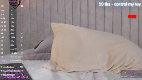 Snapshot of lea_gray chatting on January 31, 2025, 11:35 pm online show from January 31, 2025, 11:35 pm