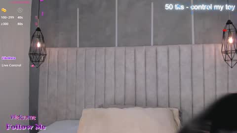 Snapshot of lea_gray chatting on February 8, 2025, 6:22 pm online show from February 8, 2025, 6:22 pm