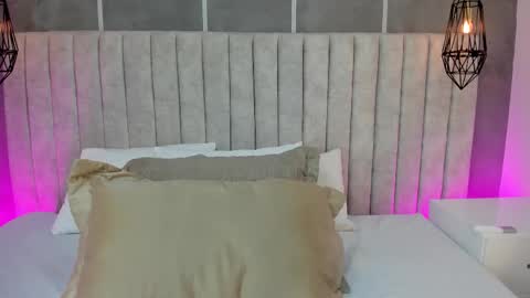 Snapshot of lea_gray chatting on October 24, 2025, 6:37 pm online show from October 24, 2025, 6:37 pm