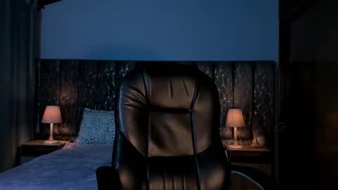 Snapshot of lea_velle chatting on December 22, 2025, 4:42 am Lea Velle online show from December 22, 2025, 4:42 am