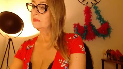 Snapshot of leadesire chatting on June 1, 2026, 2:30 pm LEA online show from June 1, 2026, 2:30 pm