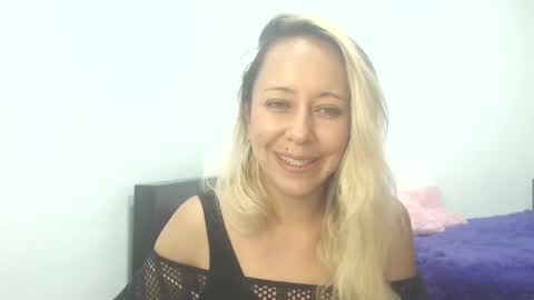 leah_susman online show from September 14, 2025, 2:54 am