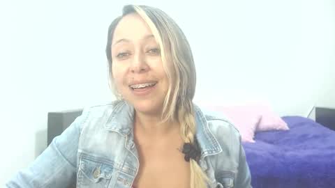 leah_susman online show from December 4, 2025, 2:21 am