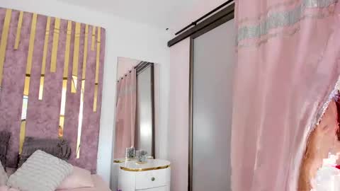 Leah  online show from February 19, 2025, 9:58 pm