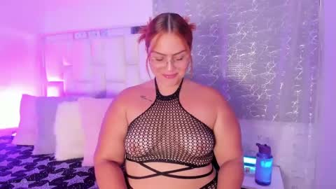 Leah  online show from September 25, 2025, 1:53 am